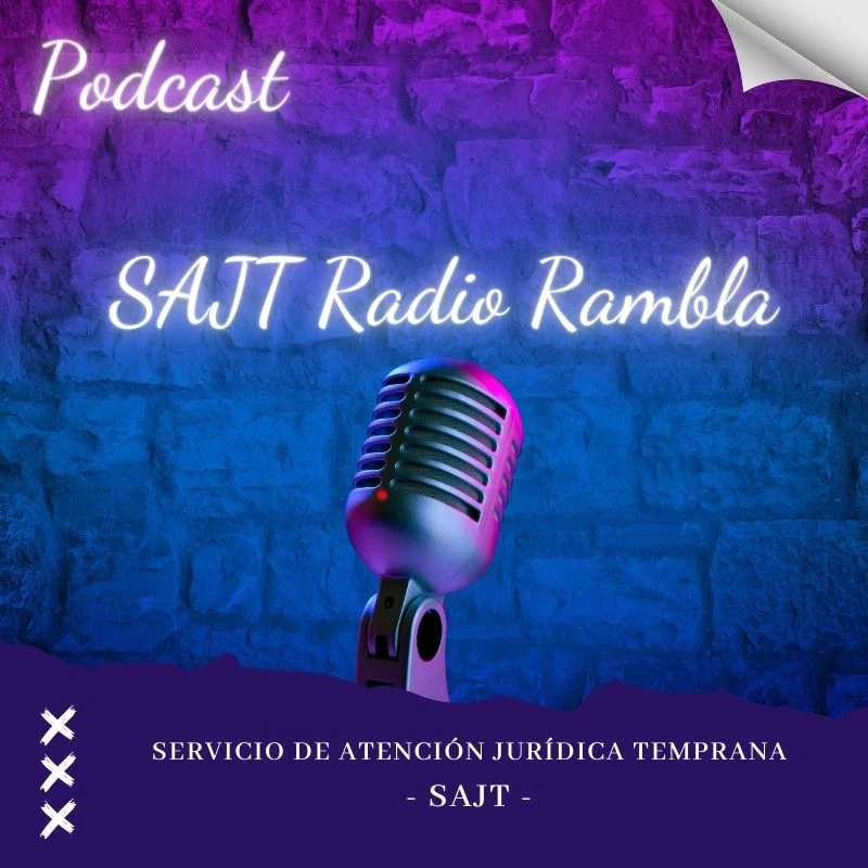 Portada del podcast SAJT Radio Rambla del Servicio de Atención Jurídica Temprana, con micrófono clásico sobre pared violeta