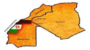 Mapa del Sáhara Occidental con la bandera saharaui, entre Marruecos, Argelia y Mauritania, con Tinduf señalado